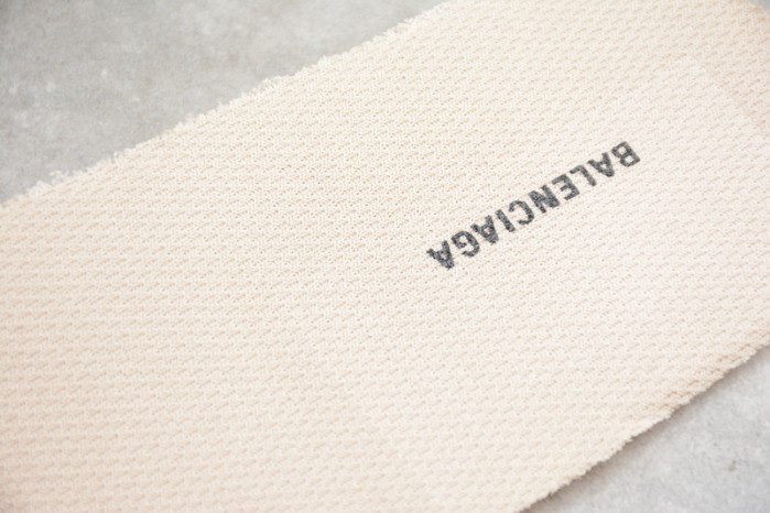 Ba*len*cia*ga track 4 ecba8114552