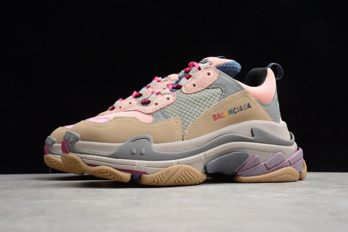 Ba*len*cia*ga triple s w09o5 9029