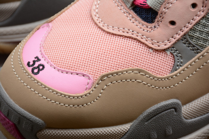 Ba*len*cia*ga triple s w09o5 9029