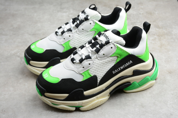 Ba*len*cia*ga triple s w09o5 9033