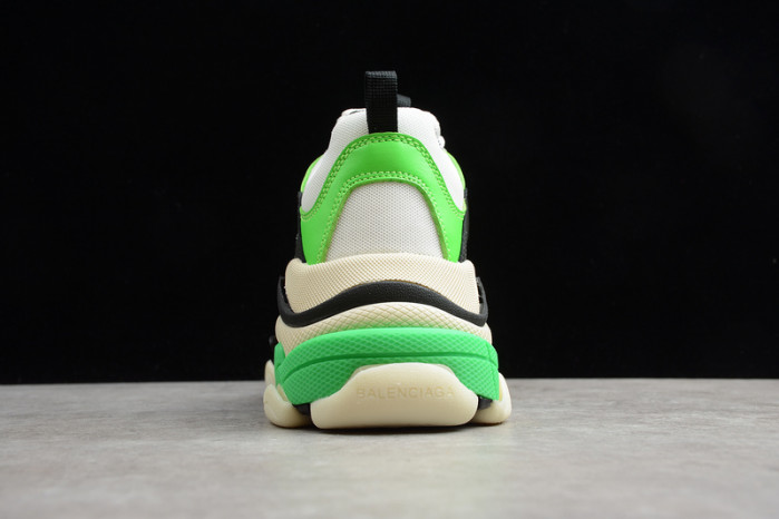 Ba*len*cia*ga triple s w09o5 9033