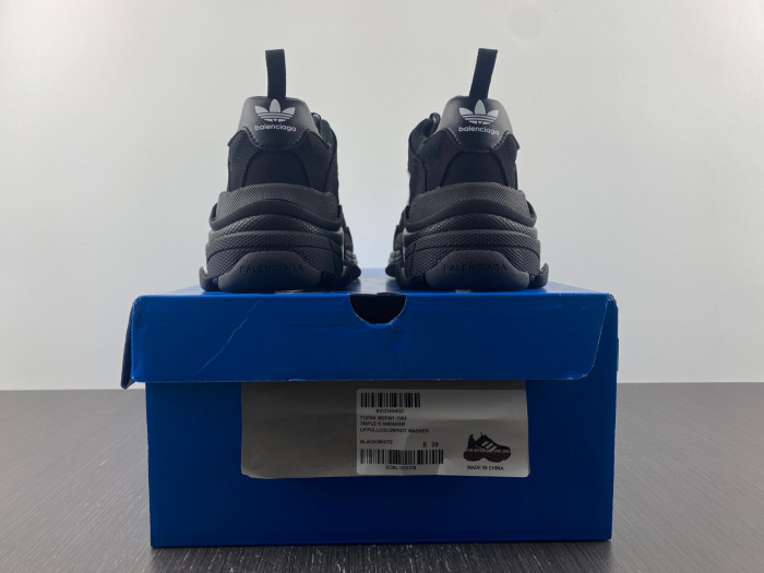 Ba*len*cia*ga triple s sneaker w2fw1 1004