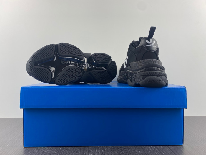 Ba*len*cia*ga triple s sneaker w2fw1 1004