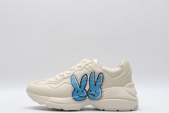 g*u*i ace embroidered low-top sneaker e2360