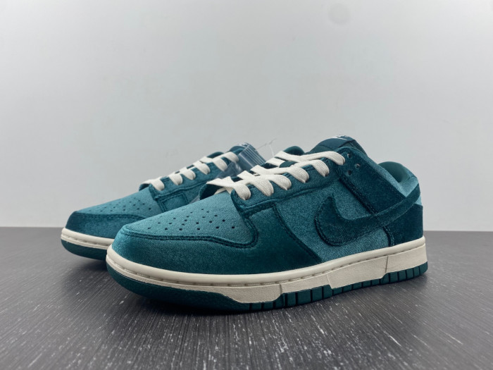 nike dunk low velvet teal dz5224-300