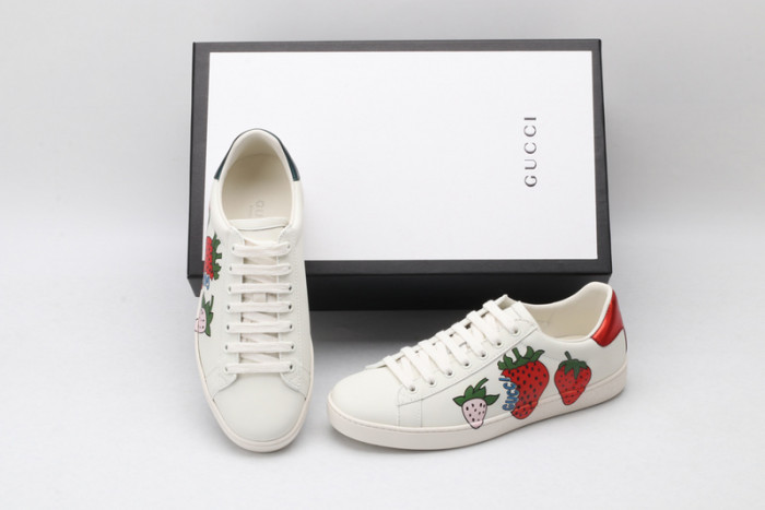 g*u*i ace embroidered low-top sneaker g102