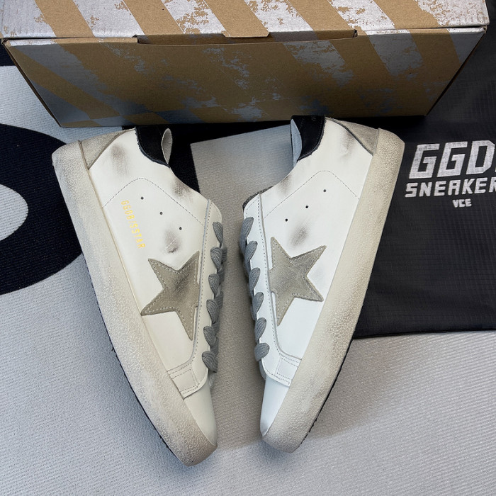 golden goose S*per-star sneaker gg06