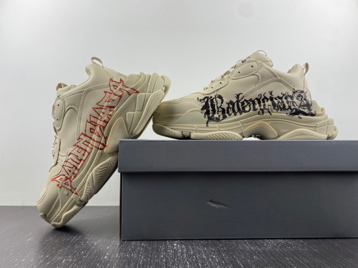 Ba*len*cia*ga triple s sneaker