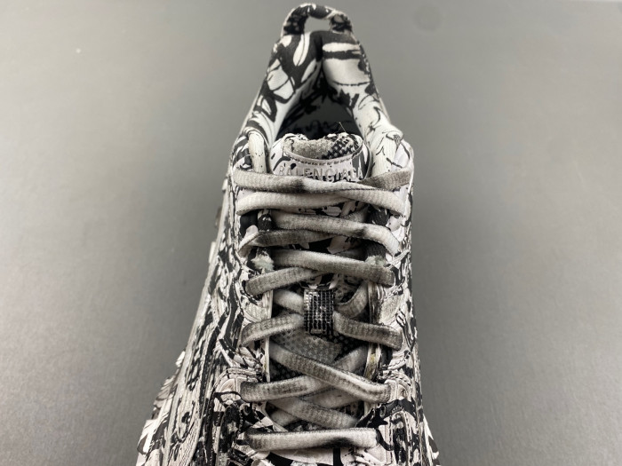 Ba*len*cia*ga defender trainers 685613-w2rg1 9010