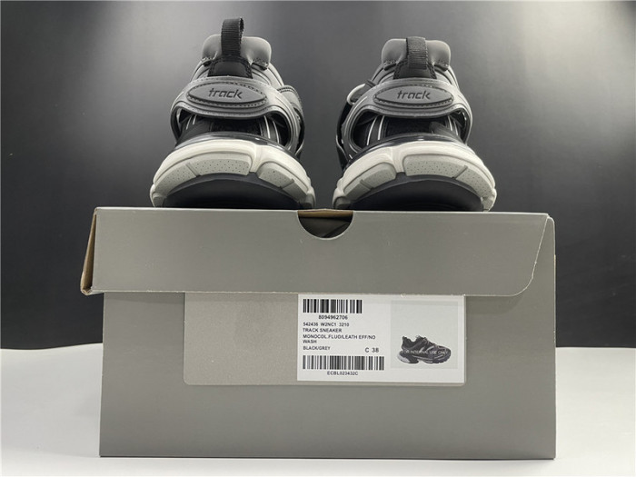 Ba*len*cia*ga track w2nc1 3210