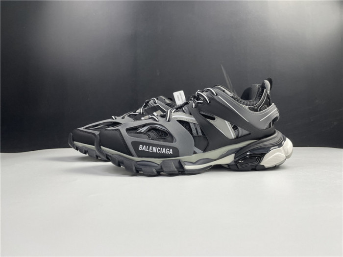 Ba*len*cia*ga track w2nc1 3210