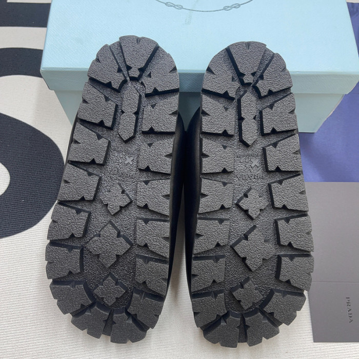pra*a sandals p070