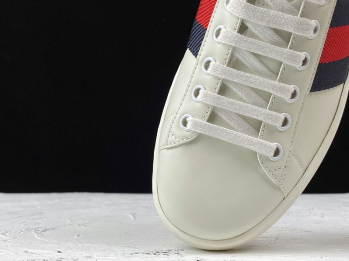 g*u*i ace embroidered low-top sneaker e2275