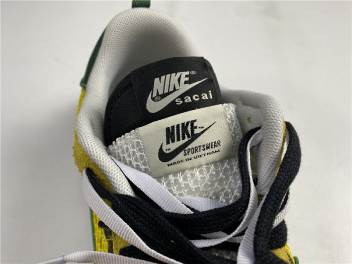 sacai x nike vaporwaffle “tour yellow” cv1363-700