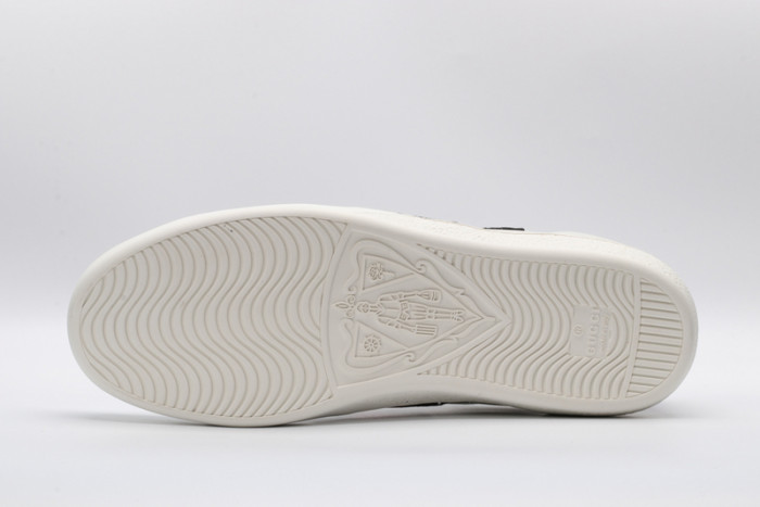 g*u*i ace embroidered low-top sneaker e2306