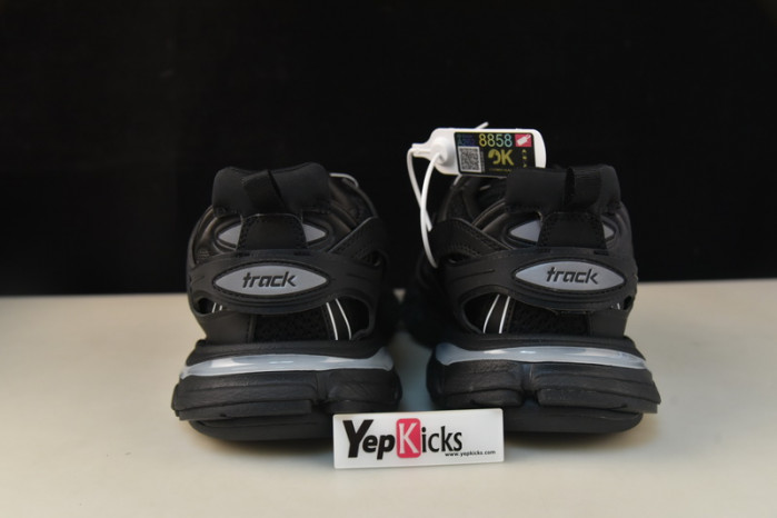 Ba*len*cia*ga track led sneaker ecba800463c