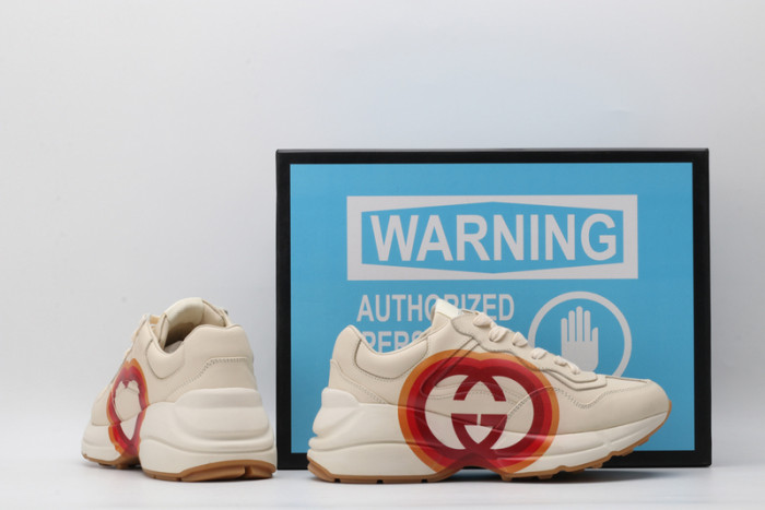 g*u*i ace embroidered low-top sneaker e2286