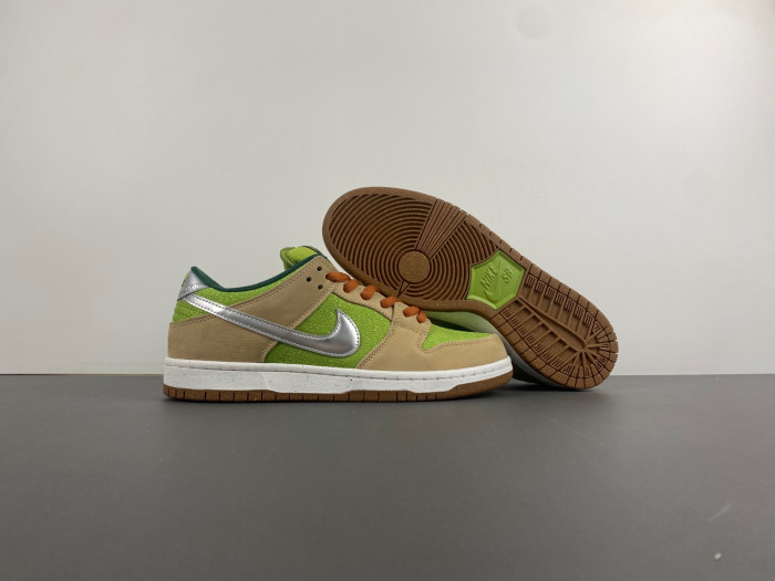 nike sb dunk low “escargot” fq7585-200