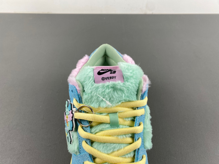 verdy x nike sb dunk low “visty”