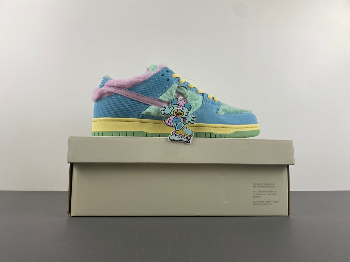 verdy x nike sb dunk low “visty”