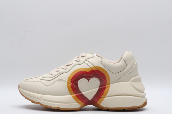 g*u*i ace embroidered low-top sneaker e2295