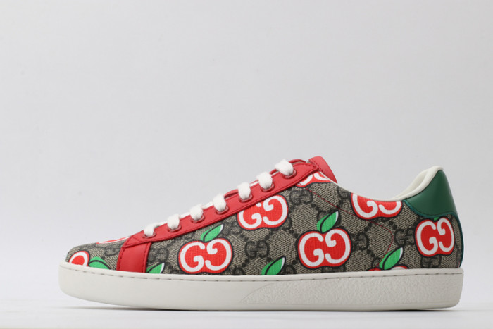 g*u*i ace embroidered low-top sneaker e2319