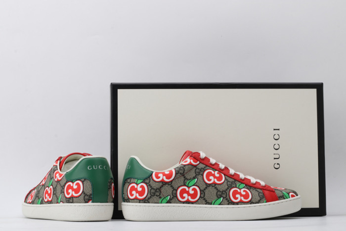 g*u*i ace embroidered low-top sneaker e2319