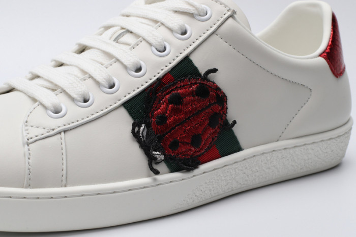 g*u*i ace embroidered low-top sneaker e2304
