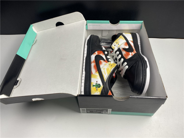 nike sb dunk low“raygun” bq6832-001