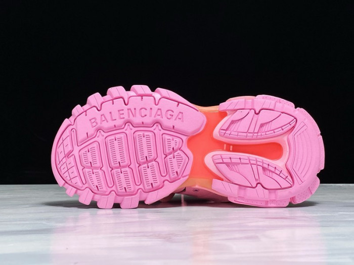 Ba*len*cia*ga track led trainers 3.0 led ecbl911661c