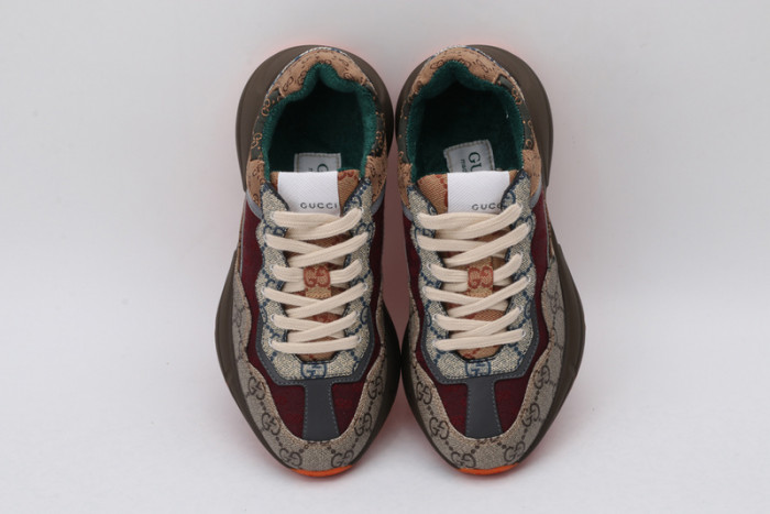 g*u*i ace embroidered low-top sneaker e231211