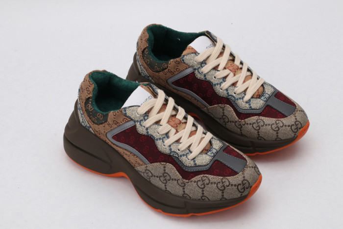 g*u*i ace embroidered low-top sneaker e231211