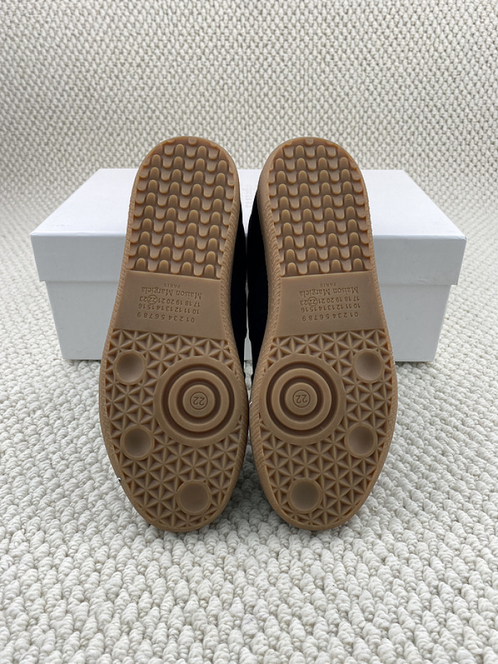 ma*s*n Ma*i*la sneakers