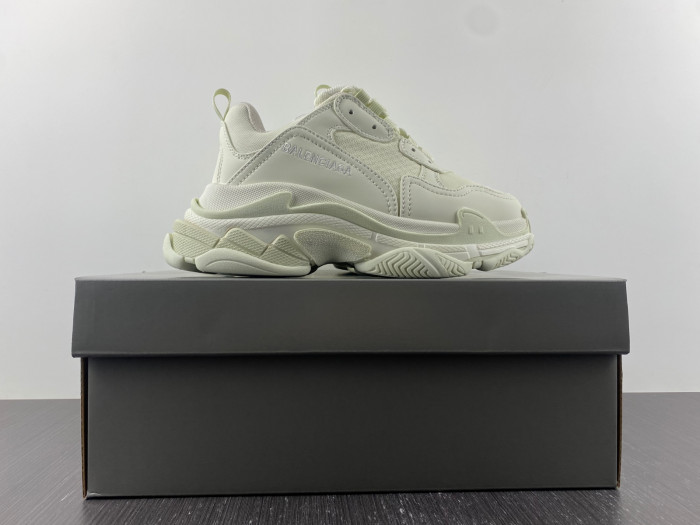 Ba*len*cia*ga triple s sneaker w2cr5 9001