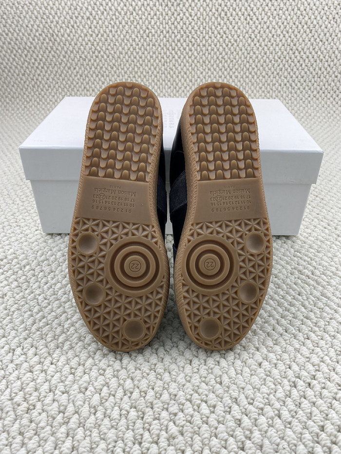 ma*s*n Ma*i*la sneakers