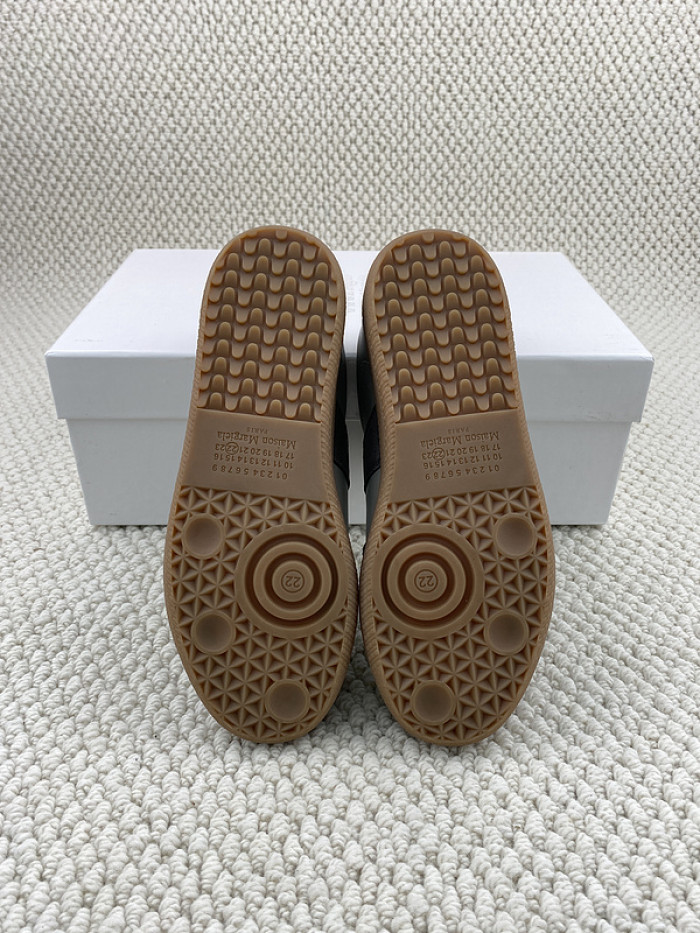 ma*s*n Ma*i*la sneakers