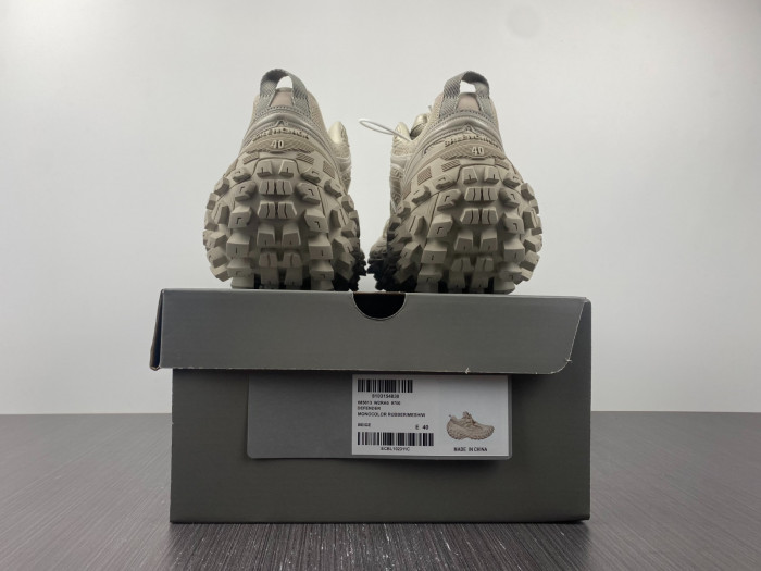 Ba*len*cia*ga defender trainers w2ra6 9700