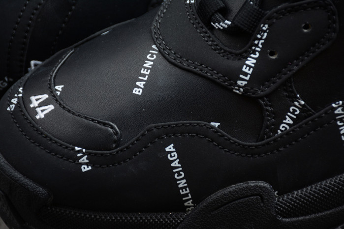 Ba*len*cia*ga triple s triple black tt2591