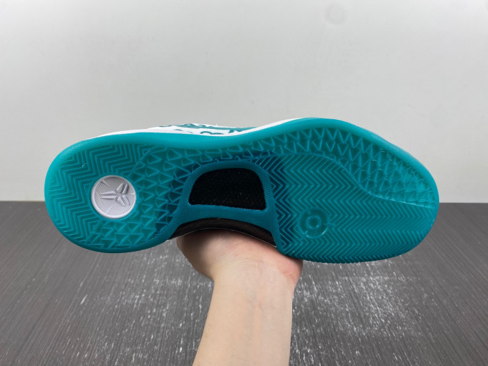 nike kobe 8 protro “radiant emerald” fq3549-101