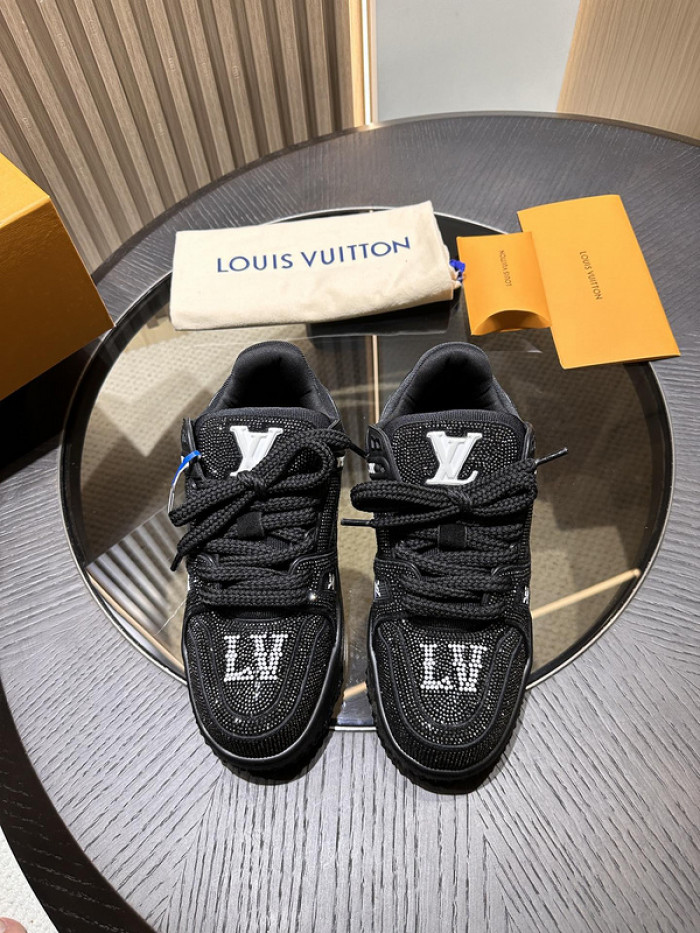 l0vt maxx sneakers