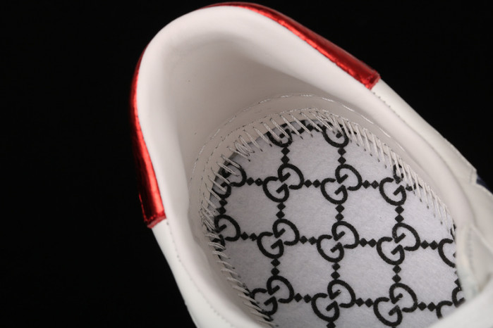 g*u*i ace embroidered low-top sneaker white with stars e1244