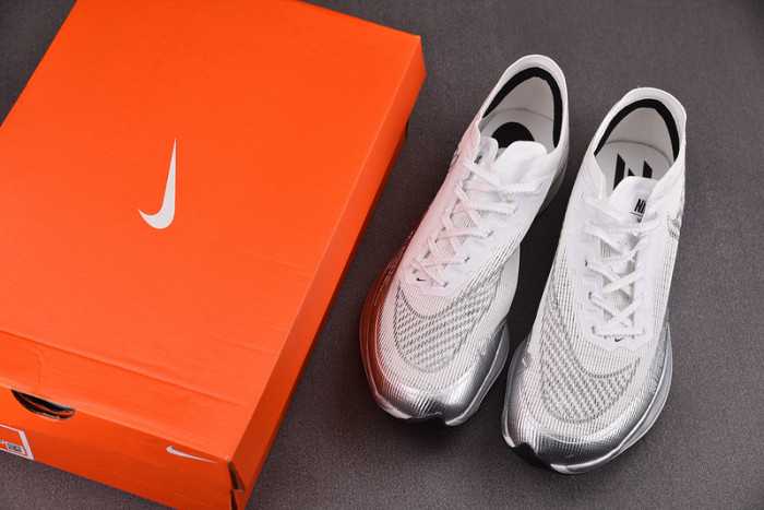 nike zoomx vaporfly next% 2 cu4111-100