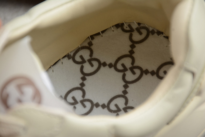 g*u*i ace embroidered low-top sneaker e2278