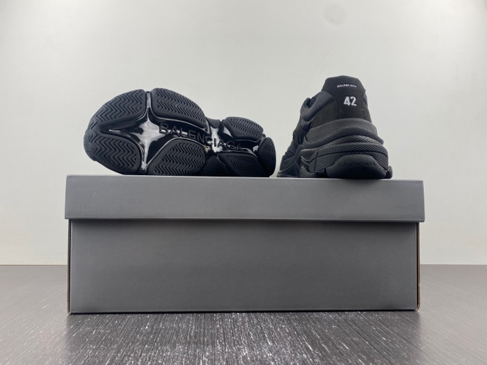 Ba*len*cia*ga triple s sneaker w3cu1 1000