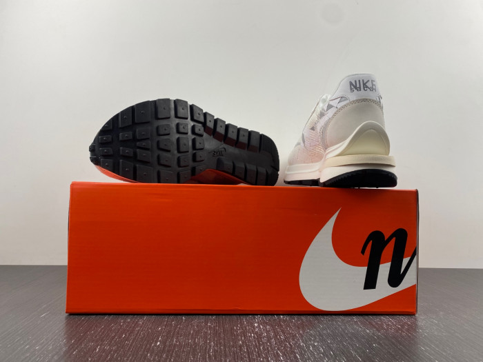 sacai x nike waffle woven white gusto dr5209-100