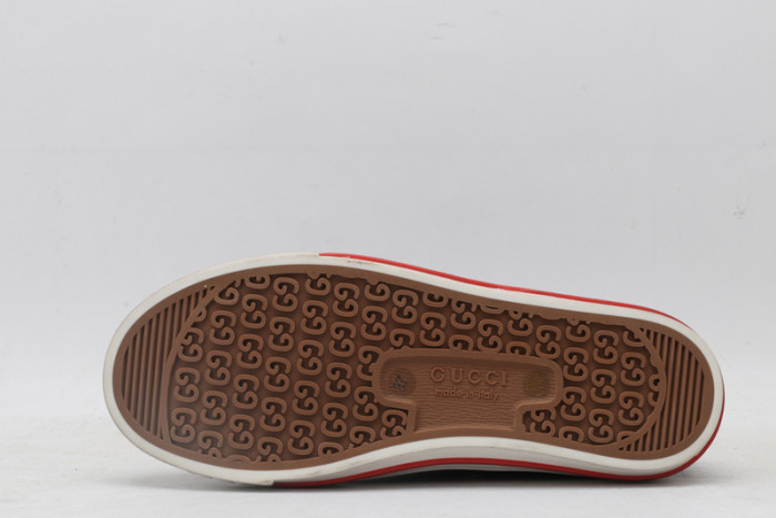 g*u*i ace embroidered low-top sneaker e2307