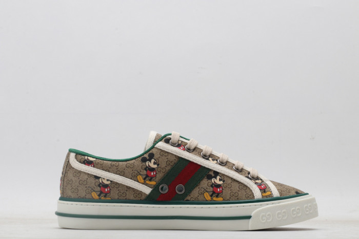 g*u*i ace embroidered low-top sneaker e2309