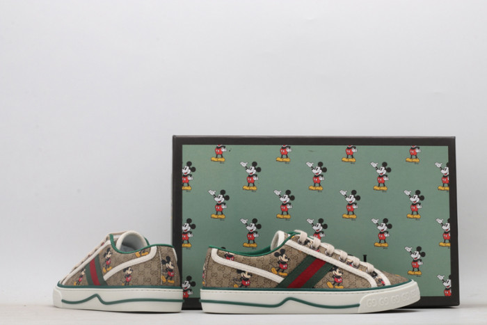 g*u*i ace embroidered low-top sneaker e2309