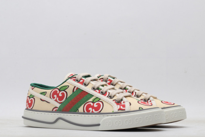 g*u*i ace embroidered low-top sneaker e2310