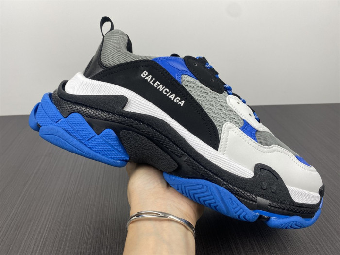 Ba*len*cia*ga triple s sneaker w2ca1 4124